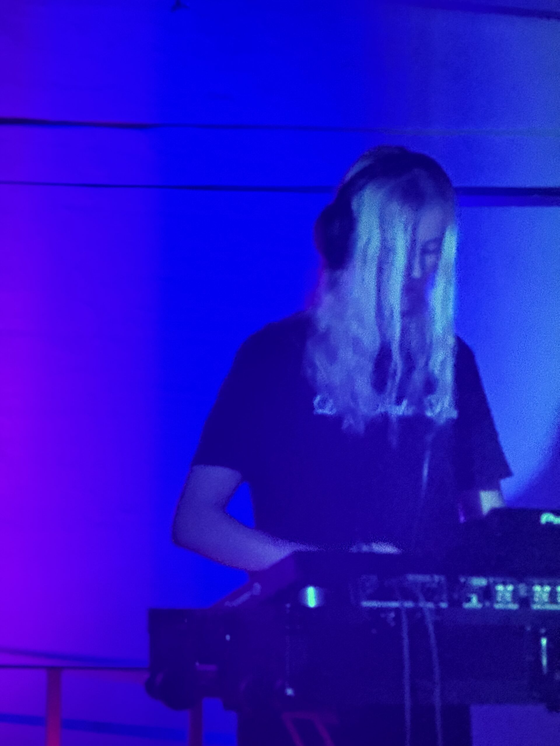 Book DJ, Lys & Lyd - Live Shake Die